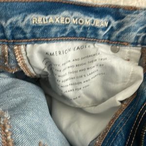 American Eagle Relaxed Mom Jean